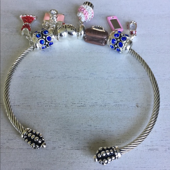 🎂Hallmark Charm Bracelet🎂 - Picture 5 of 8